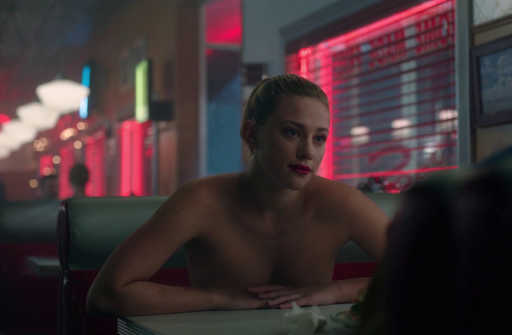 amateur photo Lili Reinhart (35)