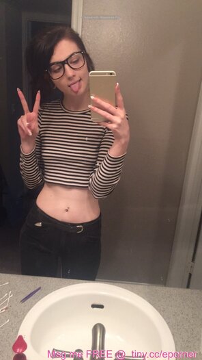 amateur pic peace sign