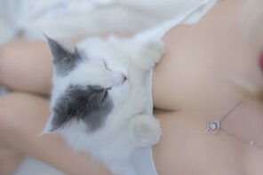 amateur photo Mixian Sama (过期米线线喵) - 我和猫 (51)