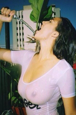 Wet T-shirt