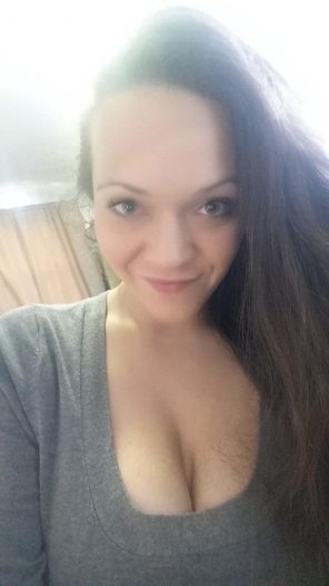 amateur pic PictureNice cleavage
