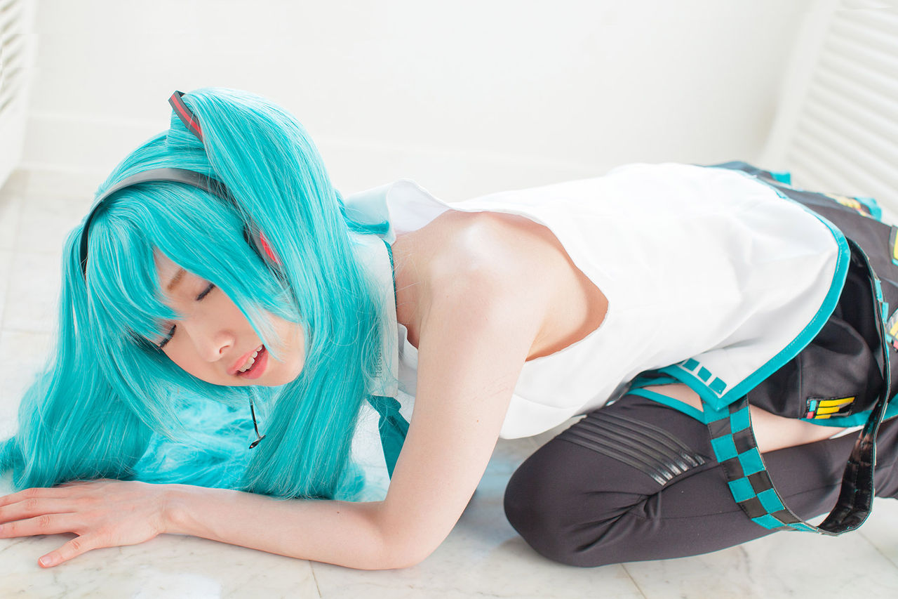 newbie picture [@factory (Tsuchiya Asami)] MikuCos (Vocaloid)_836530-0142