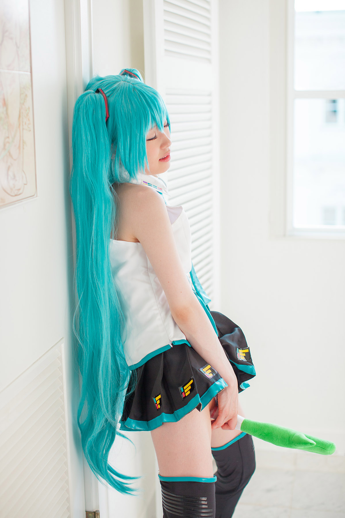 newbie picture [@factory (Tsuchiya Asami)] MikuCos (Vocaloid)_836530-0172