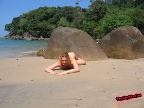 Nude Amateur Photos - Danish Babe On The Beach8
