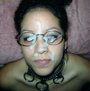 amateur photo Thick facial with glasses
