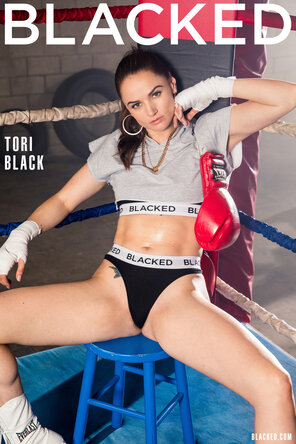 amateur pic Tori Black - The Big Fight (5)