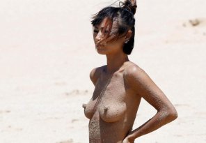 amateur pic Bai Ling all sandy