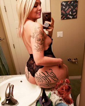 Hot PAWG in black Lingerie