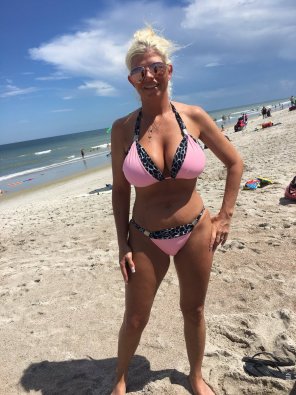 milf in pink