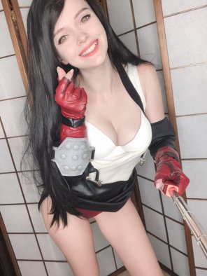 amateur photo [F] Showing some love for you ~ Tifa Lockhart by Evenink_cosplay