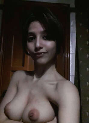 amateur pic pretty-indian-teen-nude-1