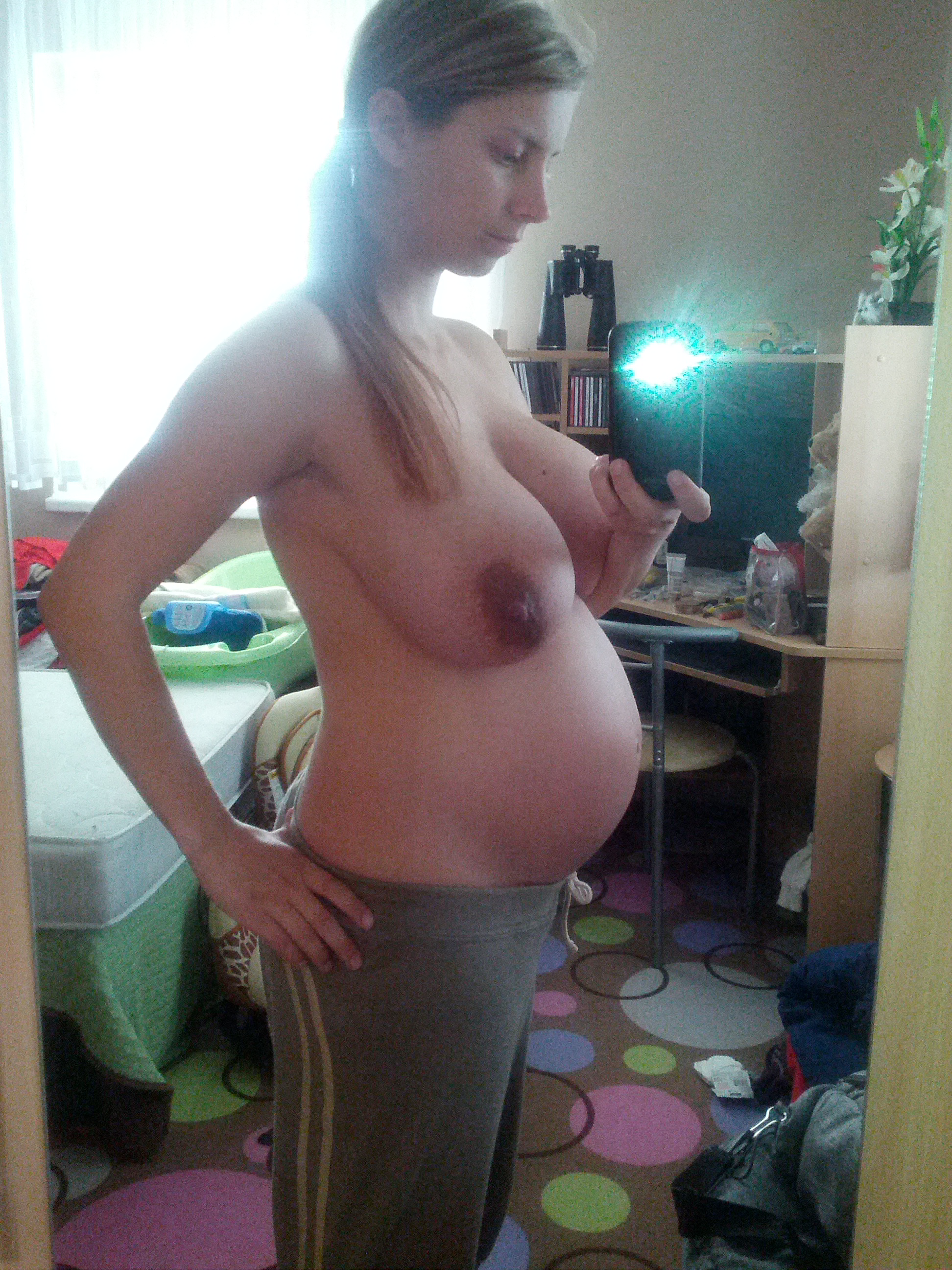 Nude Pregnant Selfies