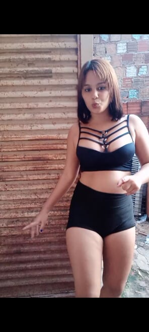 foto amateur Sexy Latina Slut Show off