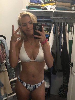 amateur pic Blonde in a bikini in a closet