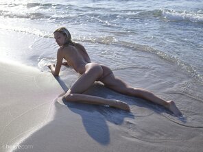 amateur pic francy-goddess-of-the-sea-17-14000px