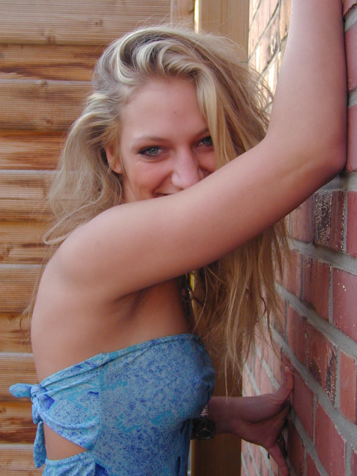 https://static-eu-cdn.eporner.com/gallery/ji/85/gvu3NfX85ji/10384161-amateur-german-blonde-wife-exposed-1-376.jpg