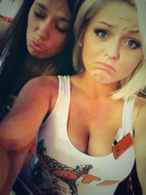 Hooters girl of my dreams...