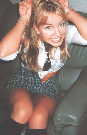 amateur photo Britney-Spears-britney-spears-38935892-399-620-gigapixel-standard-scale-6_00x