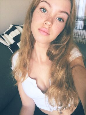 foto amateur Naughty Freckle Face Ginger Teen