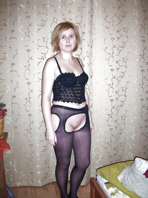 amateur pic Crotchless Pantyhose 35