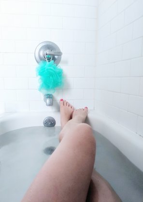 [oc] what do you prefer: baths or showers?