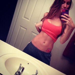 Love her sexy abs