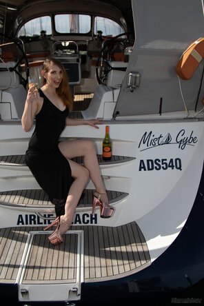 amateur photo Yachts & Wine 0991-topaz-sharpen-faceai