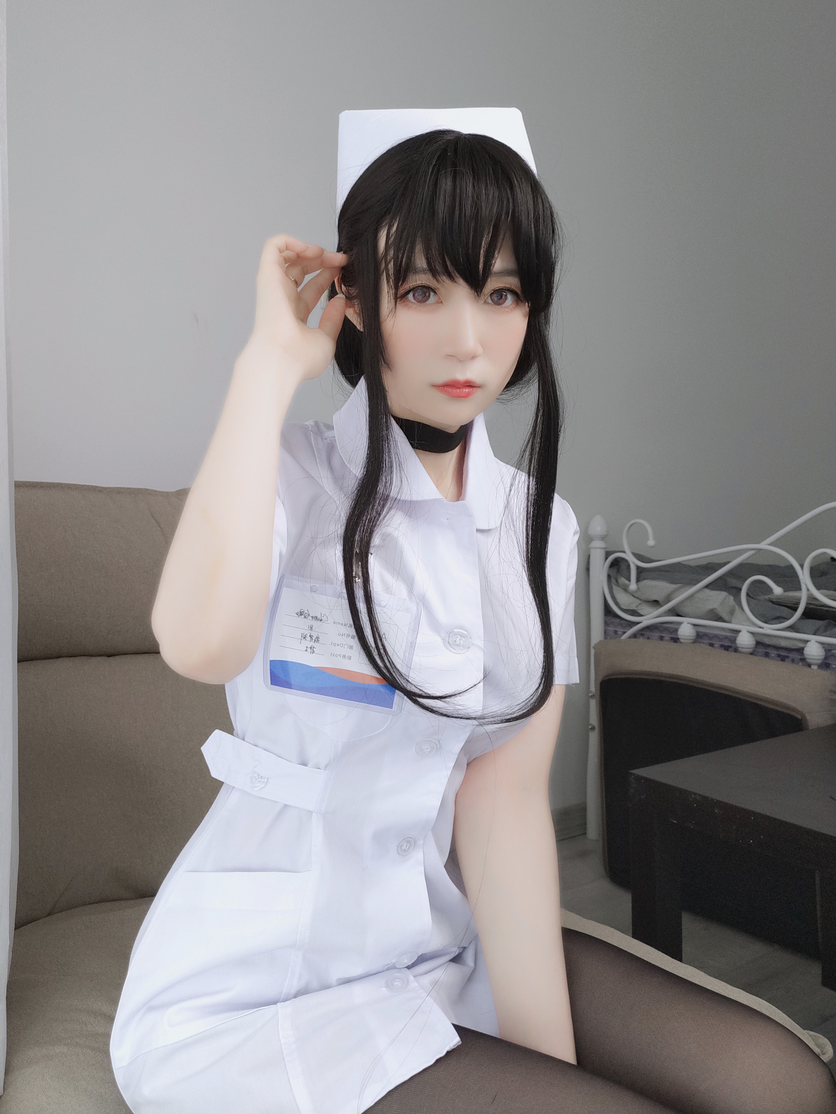 amateur photo Baiyin811 (白银81) - 长发小护士 (1)