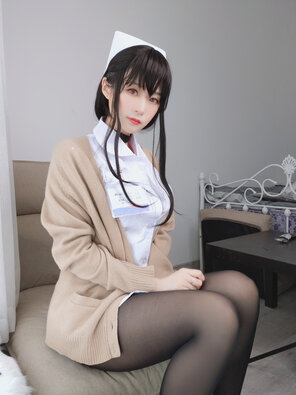 amateur pic Baiyin811 (白银81) - 长发小护士 (64)