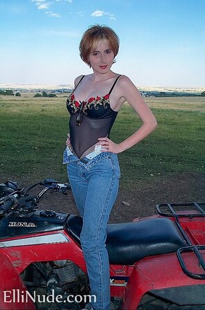 amateur pic ellinude_4wheeler-08