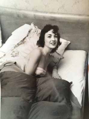 amateur pic My Girlfriend's grandma in 1949