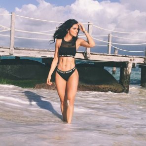 BÃ¡rbara de Regil - WILD WAVES