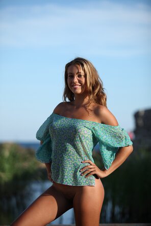 amateur pic Milyana Nickolich - Sunny Girl (27)