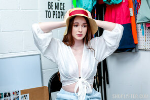 amateur pic shoplyfter_hazel_moore_015