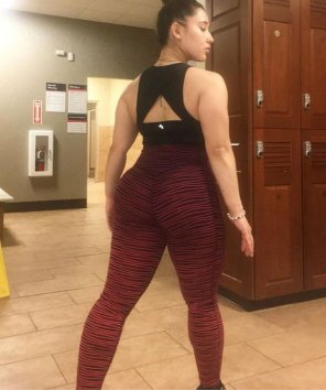 amateur pic LATINA MUSCLE BOOTY