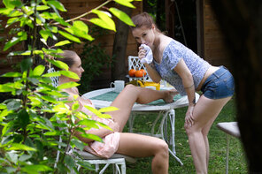 amateur pic VivThomas_Outdoor-Delight_Kinuski--Sata-Jones_high_0011