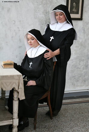 amateur pic nuns04