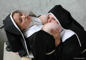 amateur pic nuns16