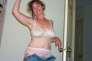 amateur pic MILF Prudence showing off her adorable hairy pussy