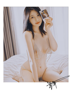 amateur pic 年年Nnian - 拍立得女孩 Polaroid Girl (7)