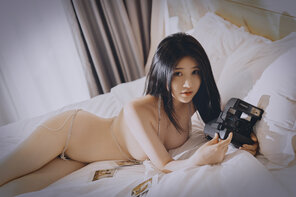 amateur pic 年年Nnian - 拍立得女孩 Polaroid Girl (17)