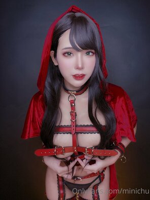 amateur pic Minichu-Little-Red-Riding-Hood-9