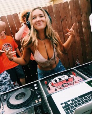 DJ Busty