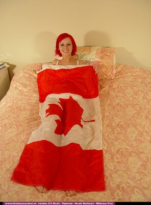 amateur photo RascalMuffin1 - Lindsey Marshall Bed Canada - 0001 - BedCanada001