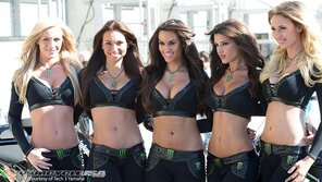 monster-energy-girls-le-mans-motogp-grid-girls-121487873