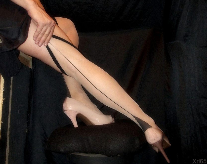 Cuban Heels nude