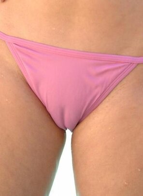 amateur pic Non_Nude_But_Hot_Images_GIFs_Chandler_Fay_Bikini_Babe_Cameltoe_04 [1600x1200]