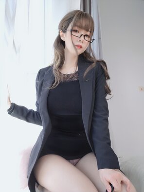 Baiyin811 (白银81) - 黑西服 (25)