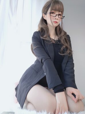 amateur pic Baiyin811 (白银81) - 黑西服 (26)