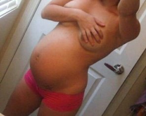 amateur photo Petite and pregnant...